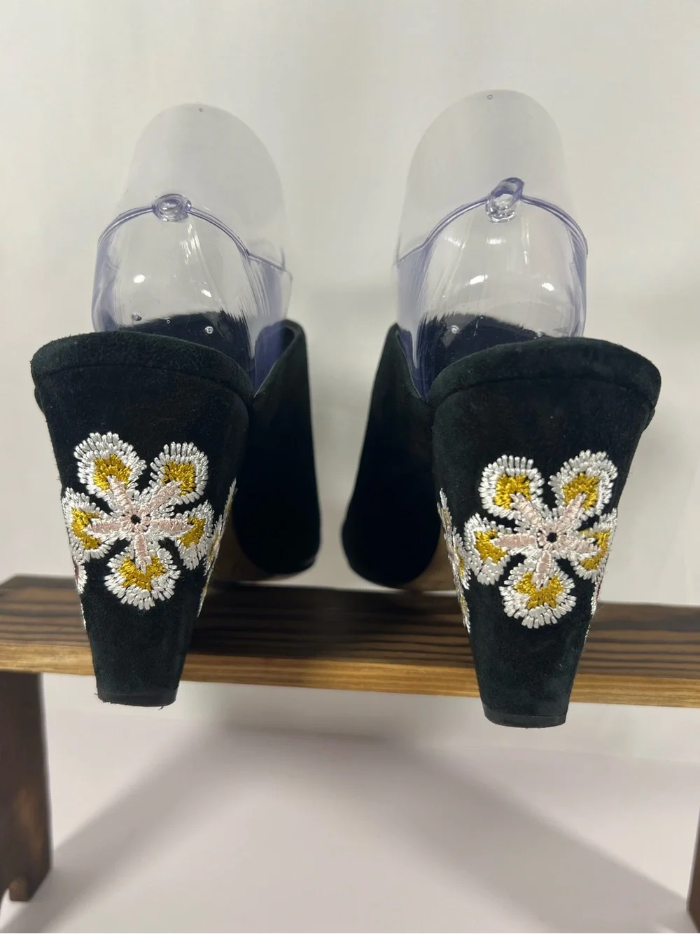 7241: Tory Burch Suede Embroidered Block Heel Mule Sandals Size 9
